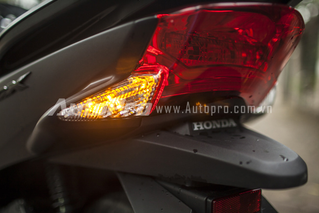 Honda PCX 125cc 2014: Lối đi nào cho dòng Scooter Touring tại Việt Nam 24