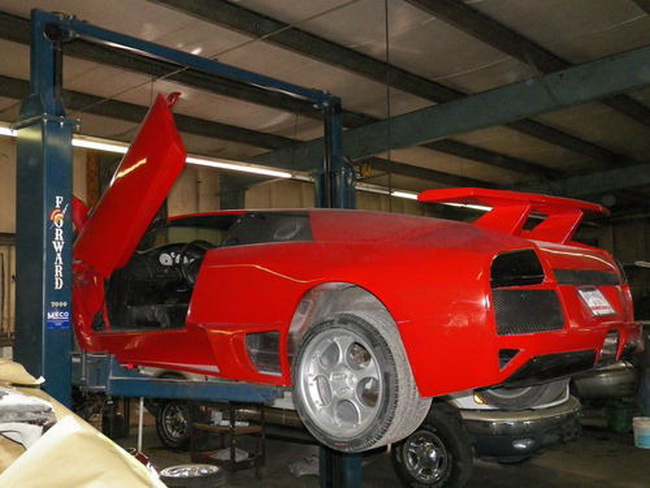 Bản sao siêu xe Lamborghini Murcielago độ từ Toyota MR2 11