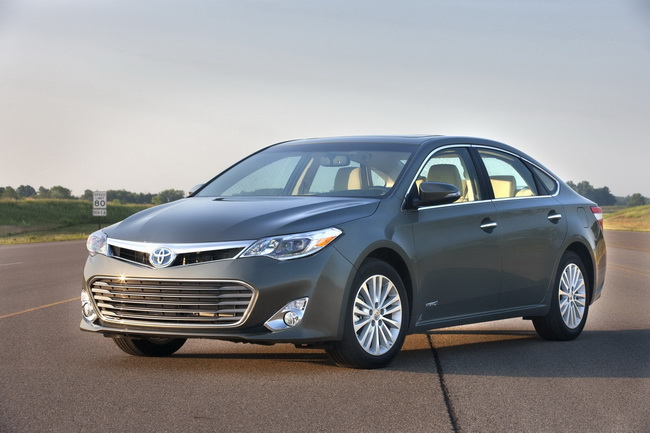 Toyota Avalon 2013 có giá khởi điểm 30.990 USD 8