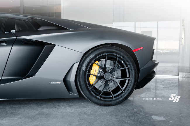 SR Auto công bố siêu xe Aventador LP700-4 độ màu đen mờ 7