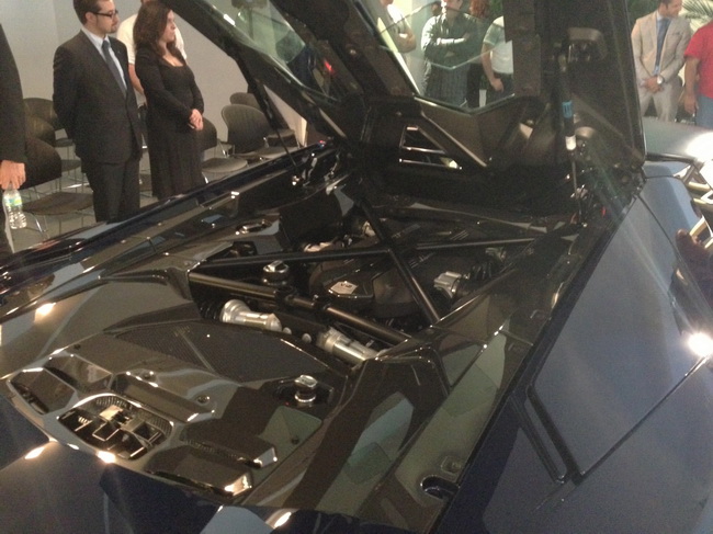 Video: Quá trình mở mui siêu xe Aventador LP700-4 Roadster 6