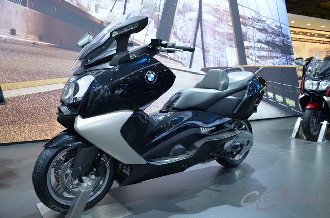 Hoa mắt với dàn mô tô BMW tại EICMA 2012 28