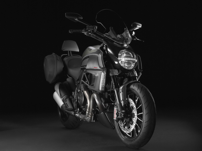 Ducati Diavel Strada 2013 – Lựa chọn cho người thích di chuyển 1