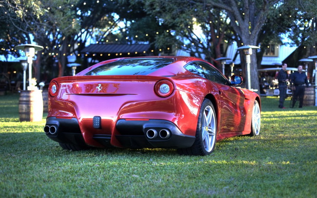 Ferrari F12 Berlinetta đầu tiên đến Mỹ với giá 1,125 triệu USD 7