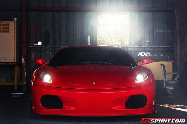 L&agrave;m mới si&ecirc;u xe Ferrari F430 với bộ la-zăng ADV.1 1