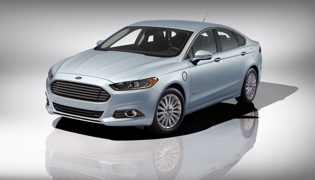 Ford Fusion Energi có giá từ 39.495 USD 2