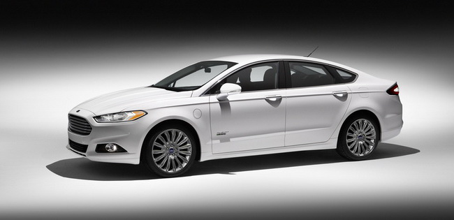 Ford Fusion Energi có giá từ 39.495 USD 6