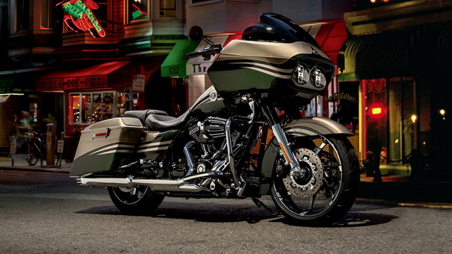 Harley-Davidson chính thức giới thiệu CVO Road Glide 2013 1