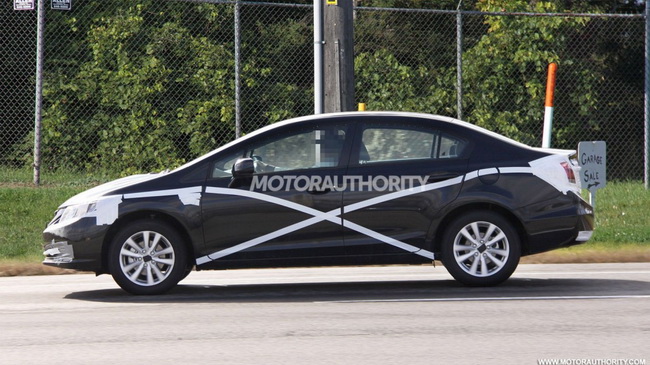Honda Civic 2013 lộ diện tr&ecirc;n đường thử 2