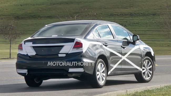 Honda Civic 2013 lộ diện tr&ecirc;n đường thử 4
