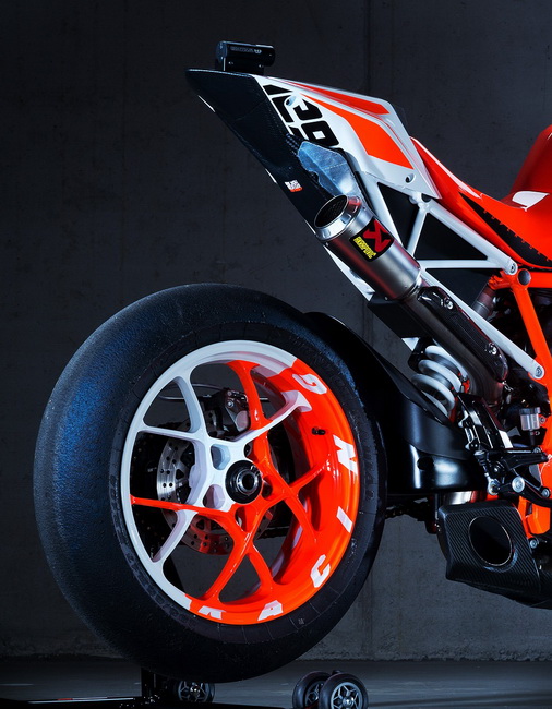 KTM 1290 Super Duke R xuất hiện tại EICMA 2012 4