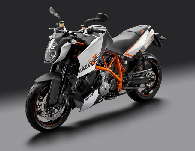 KTM 990 Super Duke R – Lựa chọn của nhà vô địch 5