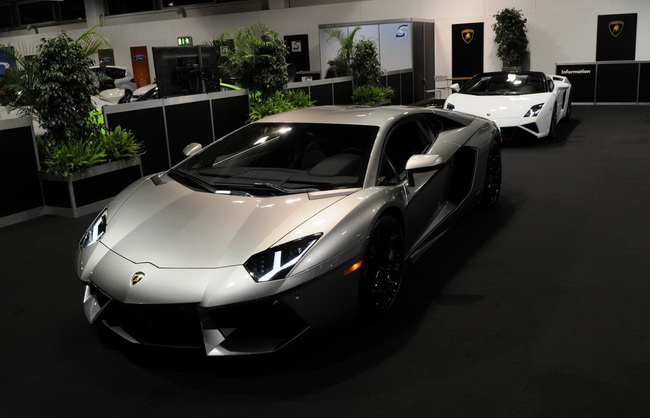 Ngắm si&ecirc;u xe Lamborghini Aventador LP700-4 của Người Dơi 8