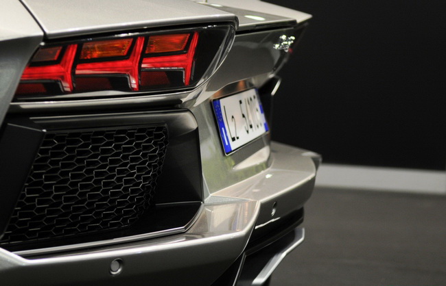 Ngắm si&ecirc;u xe Lamborghini Aventador LP700-4 của Người Dơi 16