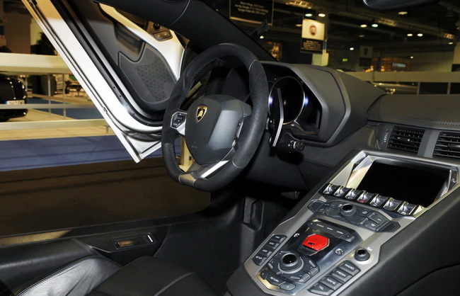 Ngắm si&ecirc;u xe Lamborghini Aventador LP700-4 của Người Dơi 17