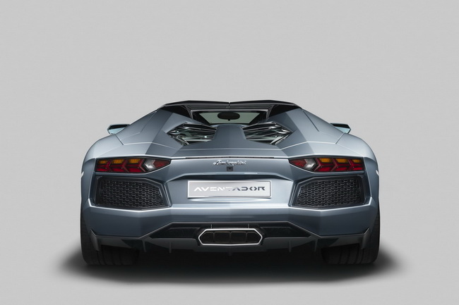 Aventador LP 700-4 Roadster đến Mỹ với giá 445.300 USD 2