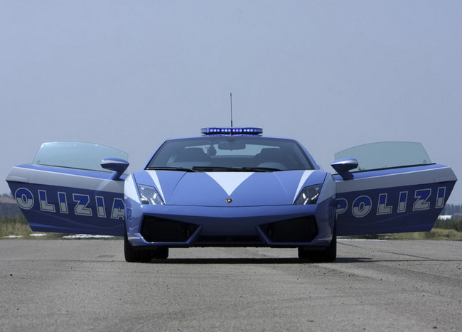 Video: Xem siêu xe Gallardo LP560-4 của cảnh sát Ý biểu diễn 7