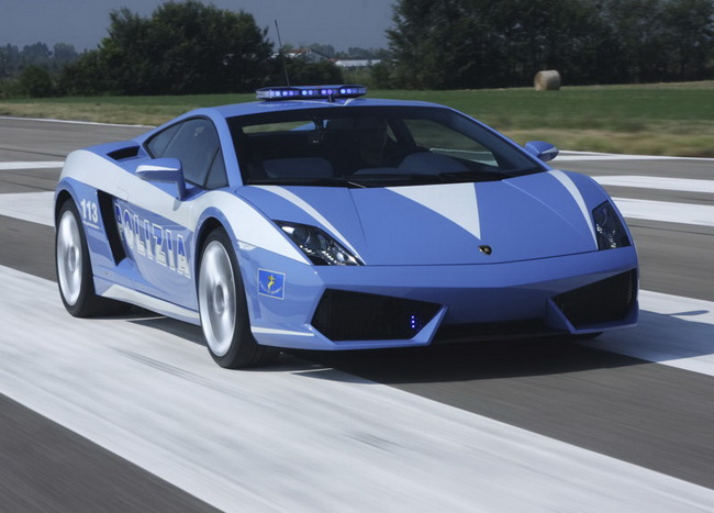 Video: Xem siêu xe Gallardo LP560-4 của cảnh sát Ý biểu diễn 11