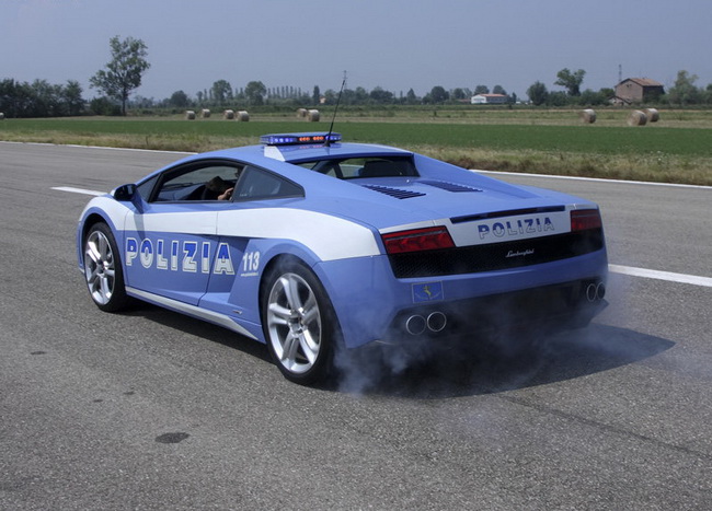 Video: Xem siêu xe Gallardo LP560-4 của cảnh sát Ý biểu diễn 14