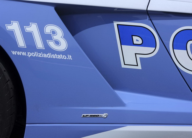 Video: Xem siêu xe Gallardo LP560-4 của cảnh sát Ý biểu diễn 20