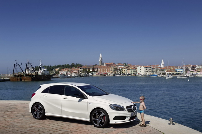 90.000 đơn đặt hàng  cho Mercedes-Benz A-Class 2