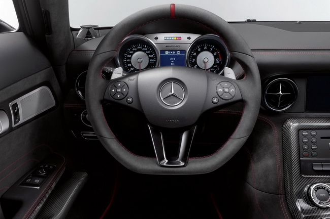 Mercedes-Benz công bố video giới thiệu SLS AMG Black Series 24