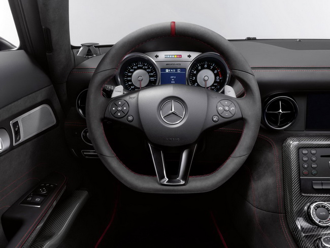 Mercedes-Benz chính thức giới thiệu SLS AMG Black Series 10
