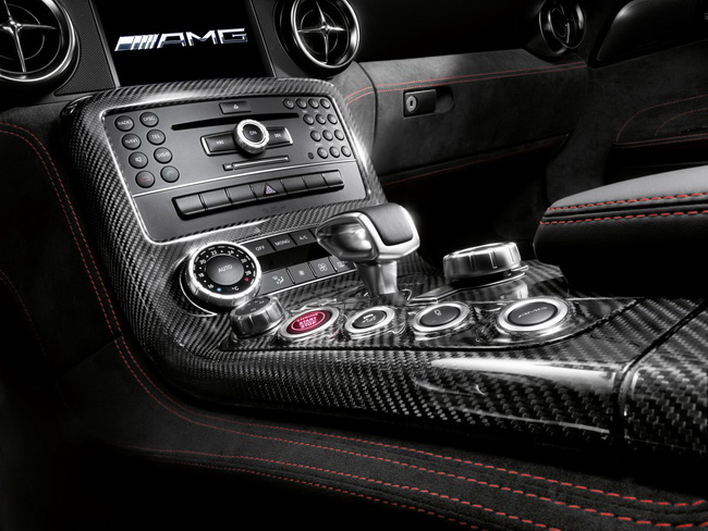 Mercedes-Benz chính thức giới thiệu SLS AMG Black Series 11