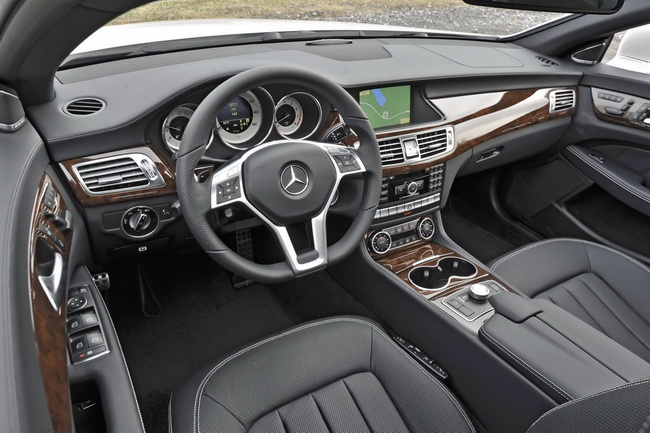 Mercedes-Benz CLS550 dính án thu hồi 4
