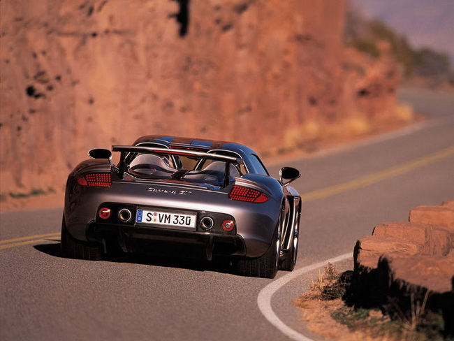 Porsche Carrera GT: Vẫn luôn là siêu xe tuyệt vời 8