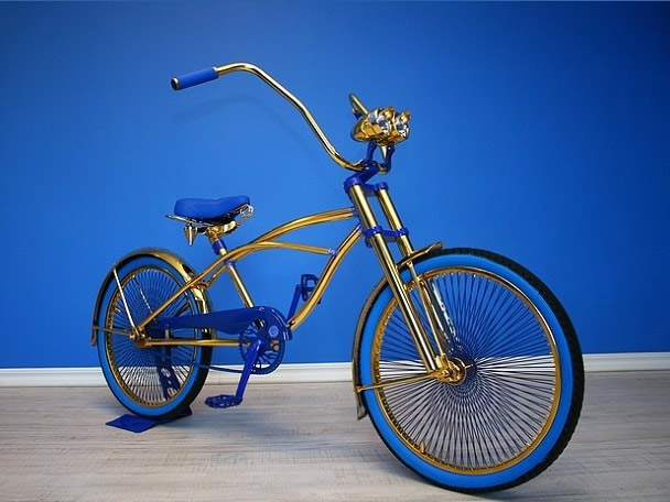 Xe đạp Nga dát vàng theo phong cách cung điện Mùa Đông 1