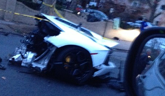 Lamborghini Aventador đứt đôi trong tai nạn tốc độ cao 3