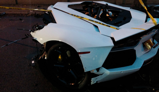Lamborghini Aventador đứt đôi trong tai nạn tốc độ cao 4