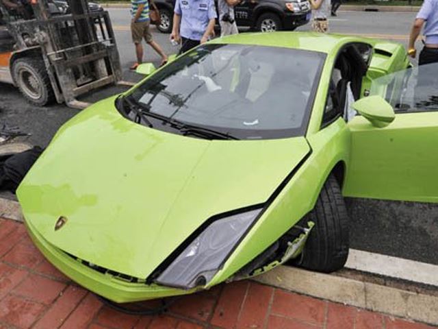 2 tai nạn thảm khốc với Lamborghini Gallardo, 1 người chết 4