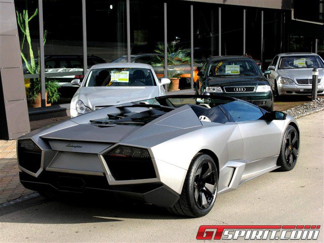 Rao bán cặp đôi Lamborghini Reventon siêu hiếm 9