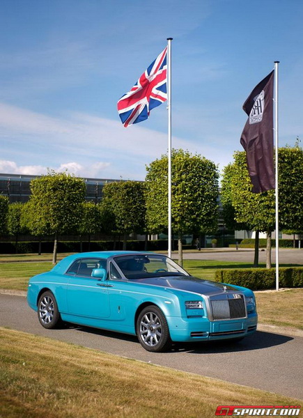 Rolls-Royce Phantom tuyệt đẹp với màu xanh Ả-Rập 1