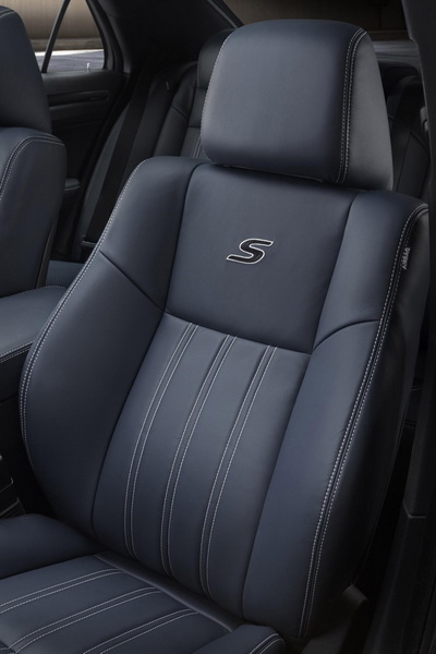 Chrysler 300S 2014: Tinh chỉnh thiết kế và nội thất 5