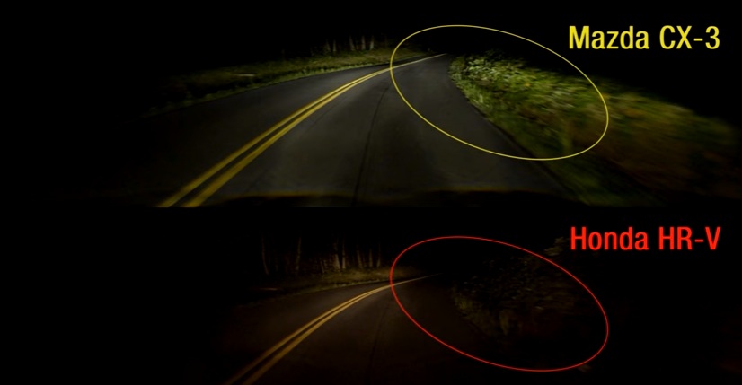 
So sánh khả năng chiếu sáng của đèn trên Mazda CX-3 và Honda HR-V.
