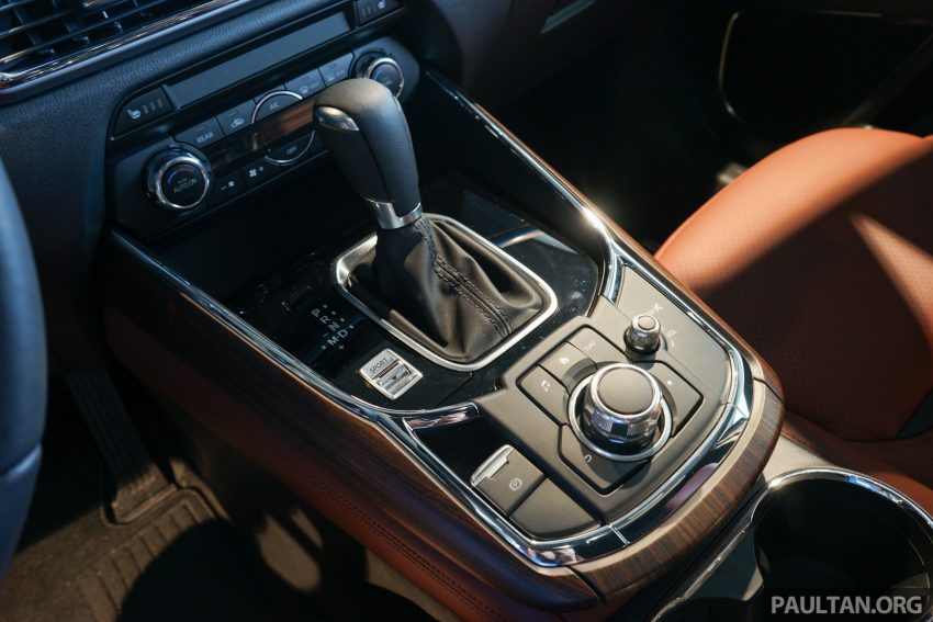 
Động cơ kết hợp với hộp số tự động Skyactiv-Drive 6 cấp. Hệ dẫn động 4 bánh toàn thời gian &nbsp;i-Activ chỉ là trang bị tùy chọn của Mazda CX-9 2016.

