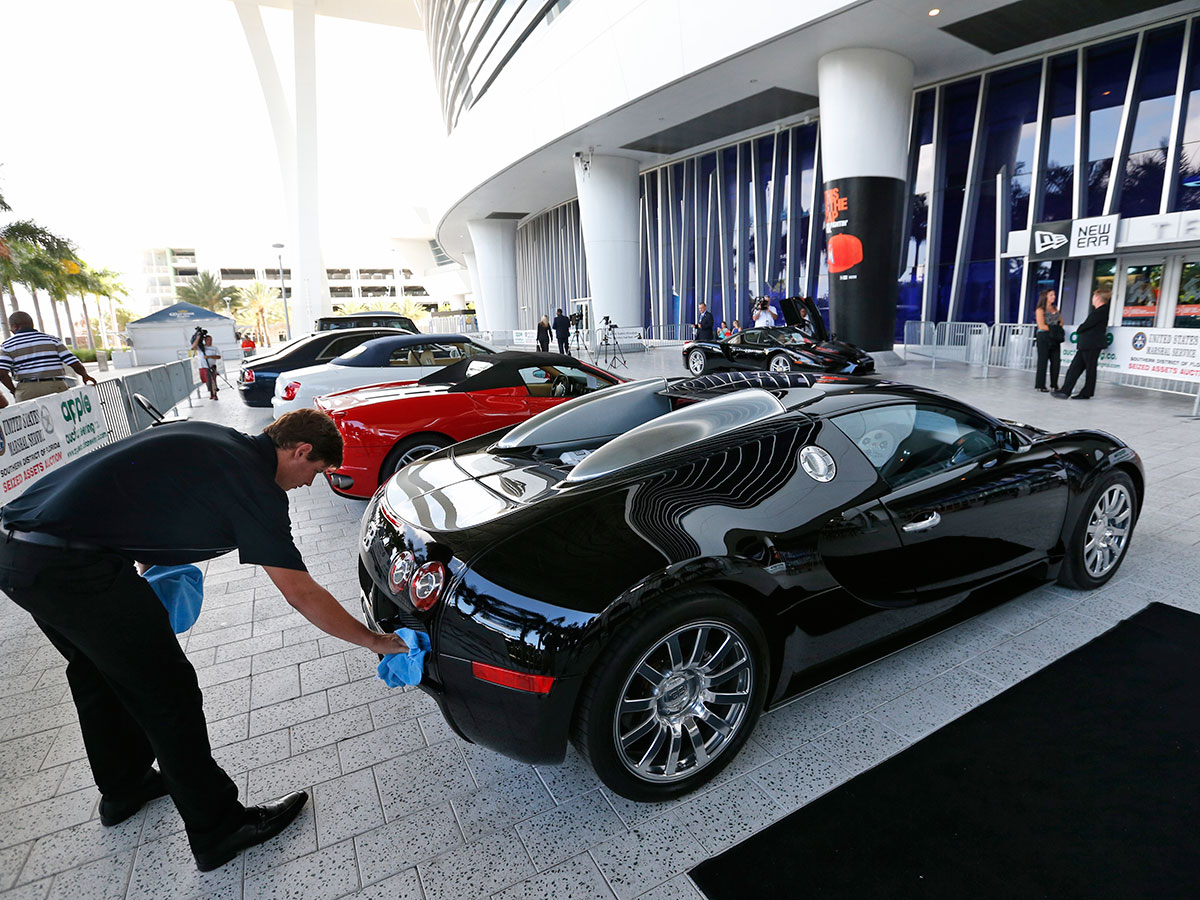 
Chiếc siêu xe Bugatti Veyron của trùm ma túy.
