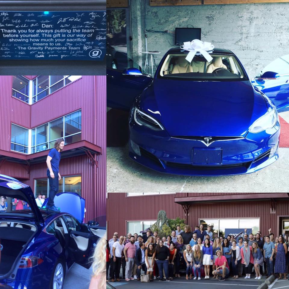 
Chiếc Tesla Model S là món quà mà nhân viên hãng Gravity Payments tặng CEO trẻ tuổi.
