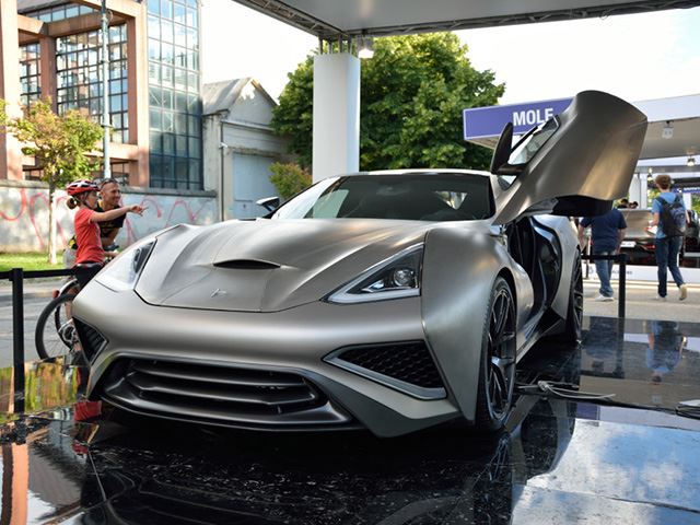 
Dự kiến, trong sự kiện Salon Prive diễn ra tại Anh vào tháng 9 tới, siêu xe Icona Vulcano Titanium sẽ tiếp tục được trưng bày để tìm khách.
