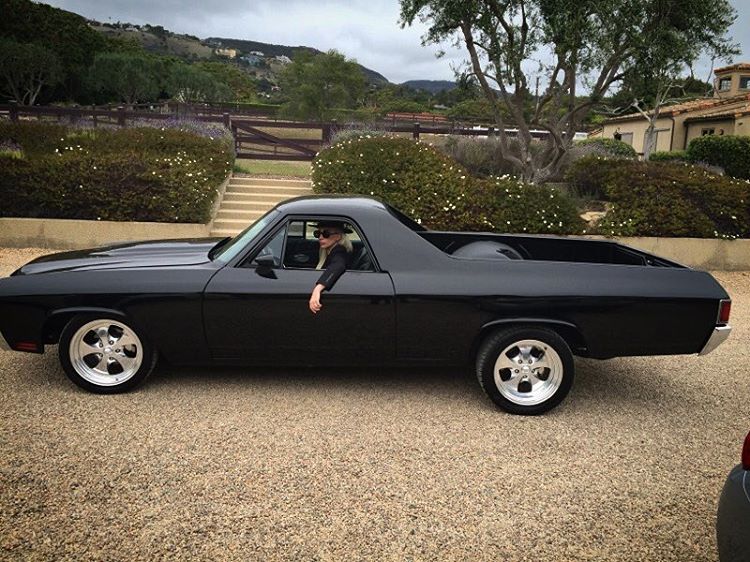 
Với Lady Gaga, Chevrolet El Camini chẳng bao giờ lỗi mốt.
