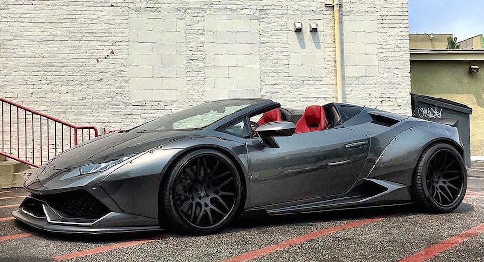 
Lamborghini Huracan Spyder đầu tiên lắp bộ body kit Liberty Walk.
