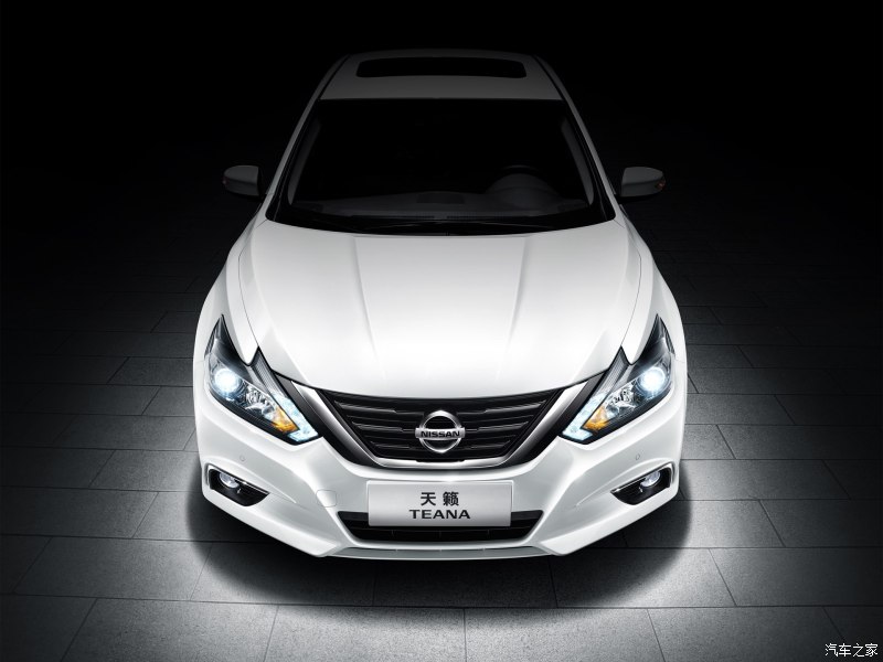 Hãng Nissan đã tung ra những hình ảnh đầu tiên của mẫu sedan cỡ trung Teana phiên bản nâng cấp tại thị trường Trung Quốc.