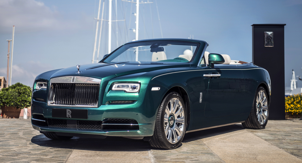 
Rolls-Royce Dawn màu xanh ngọc lục bảo
