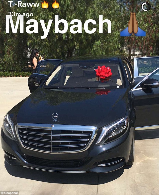 
Mercedes-Maybach S600...
