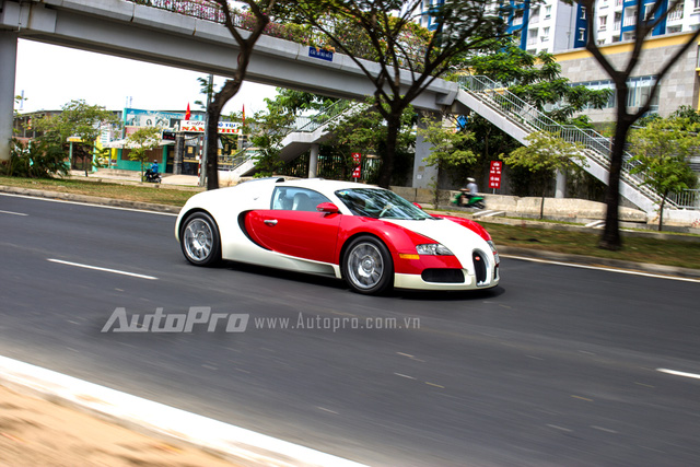 
Về tốc độ, Bugatti Veyron vẫn ở chiếu trên so với Pagani Huayra.
