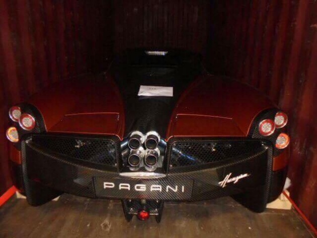 
Hiện chưa rõ giá bán thực tế của Pagani Huayra khi về Việt Nam. Ảnh: FBNV
