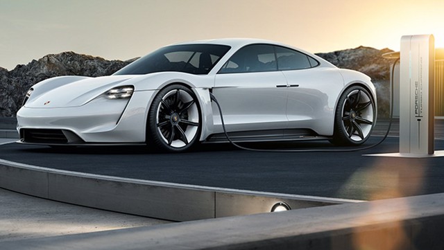 
Porsche Mission E là xe chạy hoàn toàn bằng điện trong tương lai. Xe có thể tự lái bằng hàng loạt cảm biến và camera thông minh trên xe.
